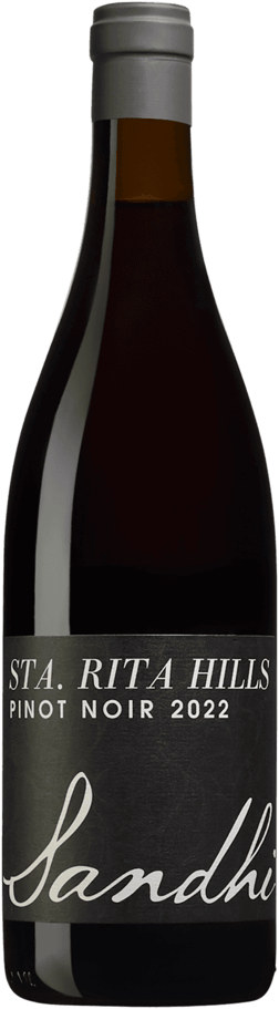 En glasflaska med Sandhi Sta Rita Hills Pinot Noir 2022, ett rött vin från Kalifornien i USA