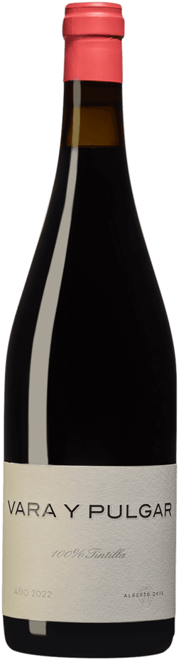En glasflaska med Compañía de Vinos del Atlántico Vara y Pulgar Tintilla 2022, ett rött vin från Andalusien i Spanien