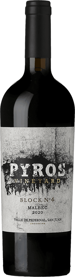 En glasflaska med Pyros Block No 4 Malbec 2020, ett rött vin från Cuyo i Argentina