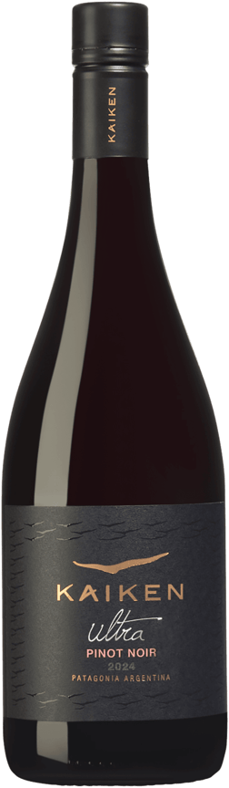 En glasflaska med Kaiken Ultra Pinot Noir 2024, ett rött vin från Patagonien i Argentina
