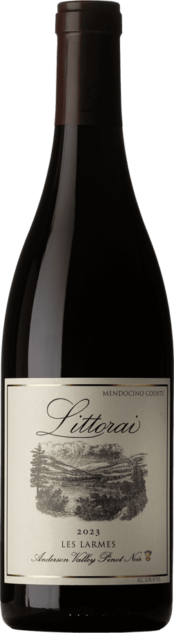 En glasflaska med Littorai Les Larmes Pinot Noir 2023, ett rött vin från Kalifornien i USA
