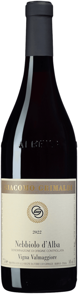 En glasflaska med Giacomo Grimaldi Nebbiolo d'Alba Vigna Valmaggiore 2022, ett rött vin från Piemonte i Italien