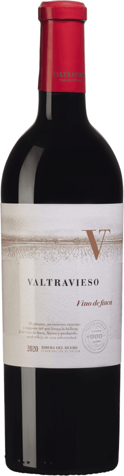 En glasflaska med Valtravieso Vino de Finca 2020, ett rött vin från Kastilien-León i Spanien