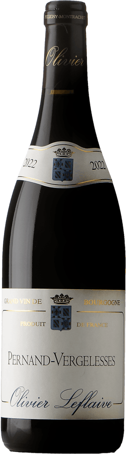 En glasflaska med Olivier Leflaive Pernand-Vergelesses Rouge 2022, ett rött vin från Bourgogne i Frankrike