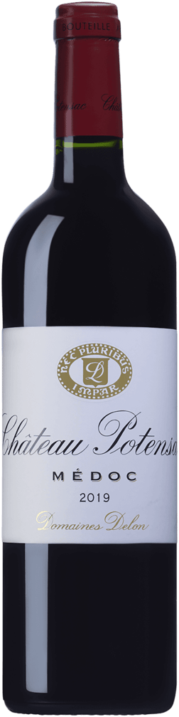 En glasflaska med Château Potensac 2019, ett rött vin från Bordeaux i Frankrike