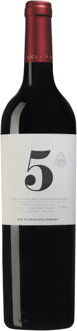 En glasflaska med Spier Creative Block 5 2021, ett rött vin från Western Cape i Sydafrika