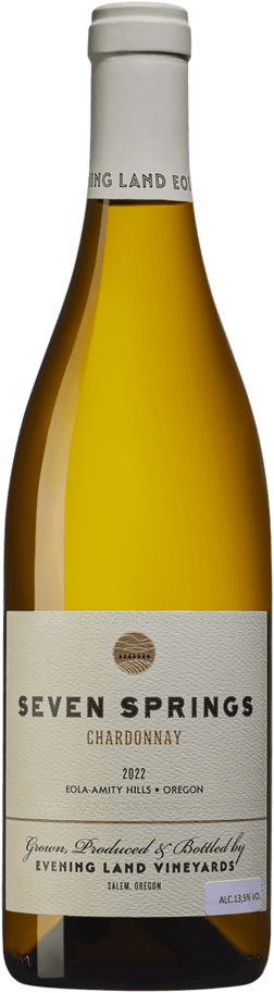 En glasflaska med Evening Land Vineyards Seven Springs Chardonnay 2022, ett vitt vin från Oregon i USA