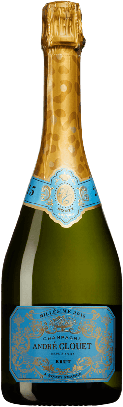 En glasflaska med André Clouet Millésime 2015, ett champagne från Champagne i Frankrike