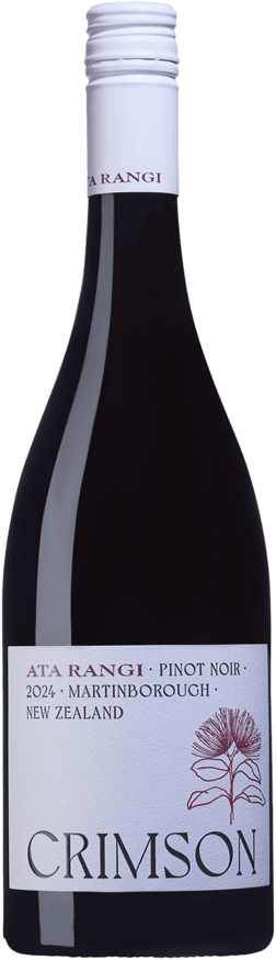 En glasflaska med Ata Rangi Crimson Pinot Noir 2024, ett rött vin från Wairarapa i Nya Zeeland