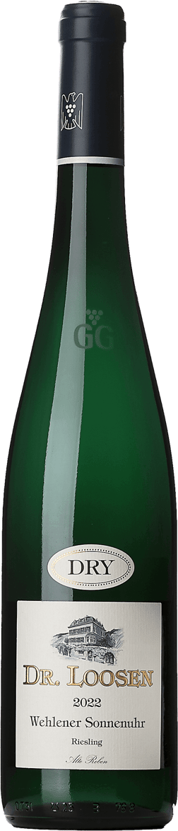 En glasflaska med Dr Loosen Wehlener Sonnenuhr Riesling GG Alte Reben 2022, ett vitt vin från Mosel i Tyskland