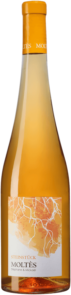 En glasflaska med Moltès Steinstück Orange 2022, ett vitt vin från Alsace i Frankrike