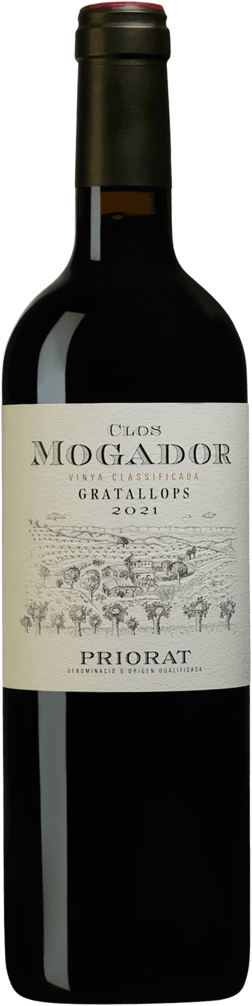 En glasflaska med Clos Mogador 2021, ett rött vin från Katalonien i Spanien