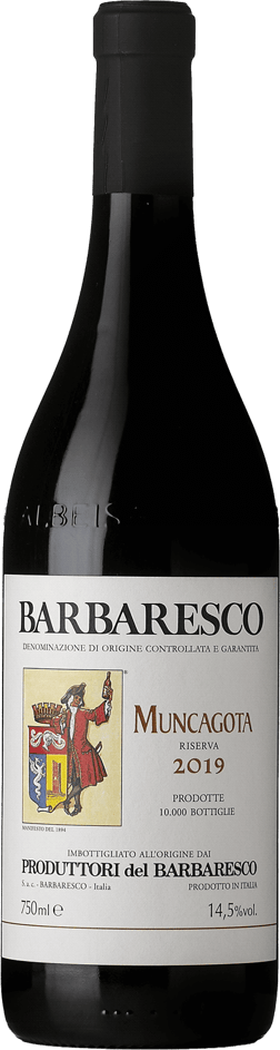 En glasflaska med Quinta do Crasto Touriga Franca 2018, ett rött vin från Piemonte i Italien
