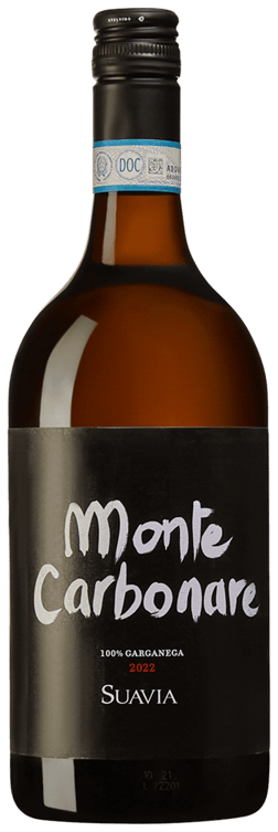 En glasflaska med Suavia Monte Carbonare Soave Classico 2022, ett vitt vin från Venetien i Italien