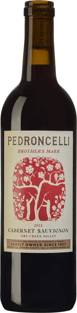 En lättare glasflaska med Pedroncelli Brother's Mark Cabernet Sauvignon 2022, ett rött vin från Kalifornien i USA