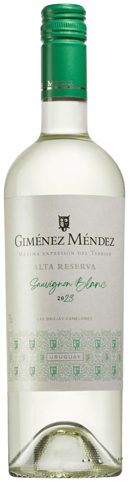 En lättare glasflaska med Gimenez Mendez Alta Reserva Sauvignon Blanc 2023, ett vitt vin från Canelones i Uruguay