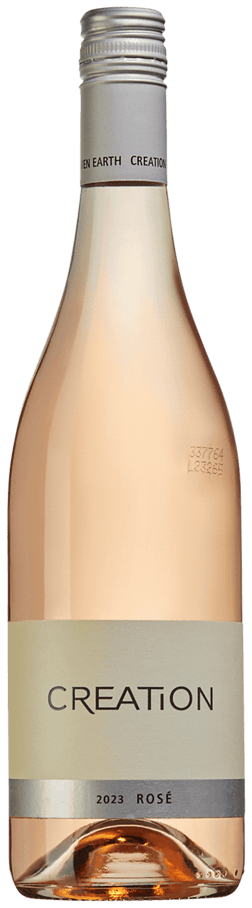 En glasflaska med Creation Rosé 2024 (släpps 23/5), en rosévin från Western Cape i Sydafrika
