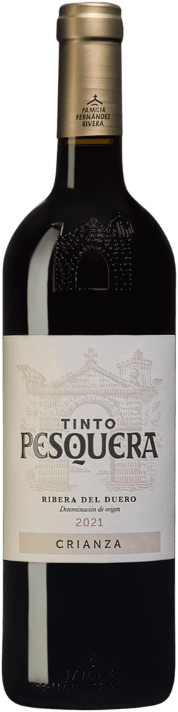 En glasflaska med Pesquera Crianza 2020, ett rött vin från Kastilien-León i Spanien