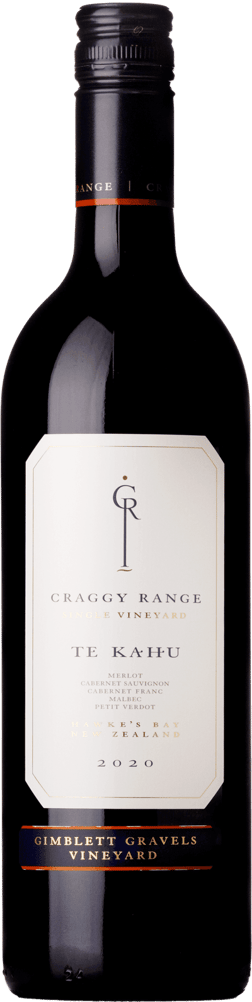 En glasflaska med Craggy Range Te Kahu Gimblet Gravel Vineyard 2020, ett rött vin från Hawke's Bay i Nya Zeeland
