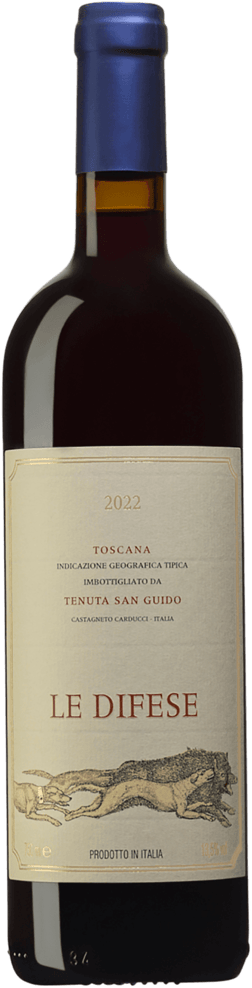 En glasflaska med Tenuta San Guido Le Difese 2022, ett rött vin från Toscana i Italien