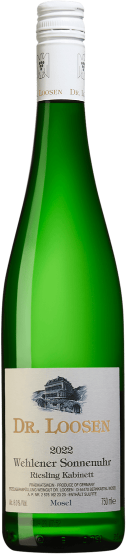 En glasflaska med Dr Loosen Wehlener Sonnenuhr Riesling Kabinett 2022, ett vitt vin från Mosel i Tyskland