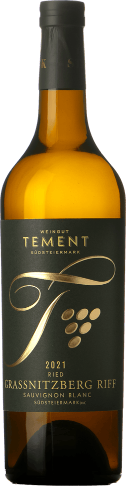 En glasflaska med Weingut Tement Ried Grassnitzberg Sauvignon Blanc Riff 2021, ett vitt vin från Steiermark i Österrike