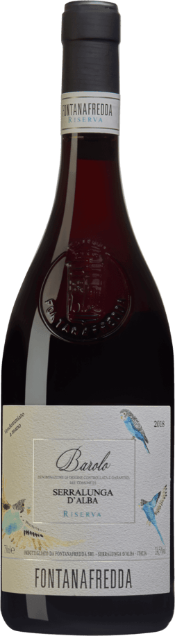 En glasflaska med Fontanafredda Barolo Serralunga d'Alba Riserva 2018, ett rött vin från Piemonte i Italien