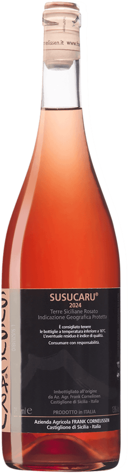 En lättare glasflaska med Frank Cornelissen Susucaru Rosato 2024, en rosévin från Sicilien i Italien