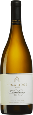 En glasflaska med Sumaridge Chardonnay, ett vitt vin från Western Cape i Sydafrika