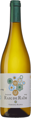 En lättare glasflaska med Raig de Raïm, ett vitt vin från Katalonien i Spanien